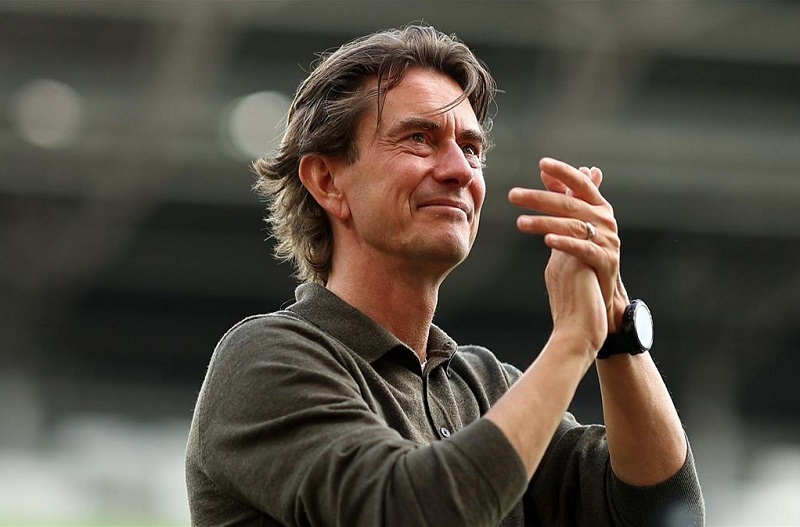 مدرب توتنهام يدافع عن لاعبيه بعد السقوط أمام أستون فيلا