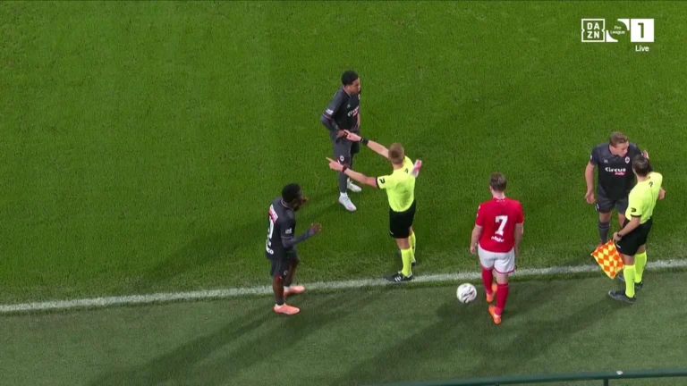 لقطة من المباراة