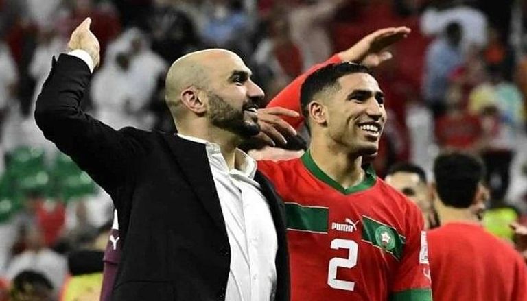 الركراكي: أشرف حكيمي يستحق الكرة الذهبية عن جدارة