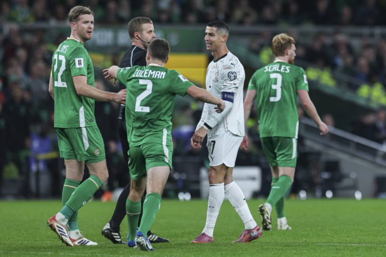 ليلة قلبت الحسابات… آيرلندا تفاجئ البرتغال وتؤجل الحسم