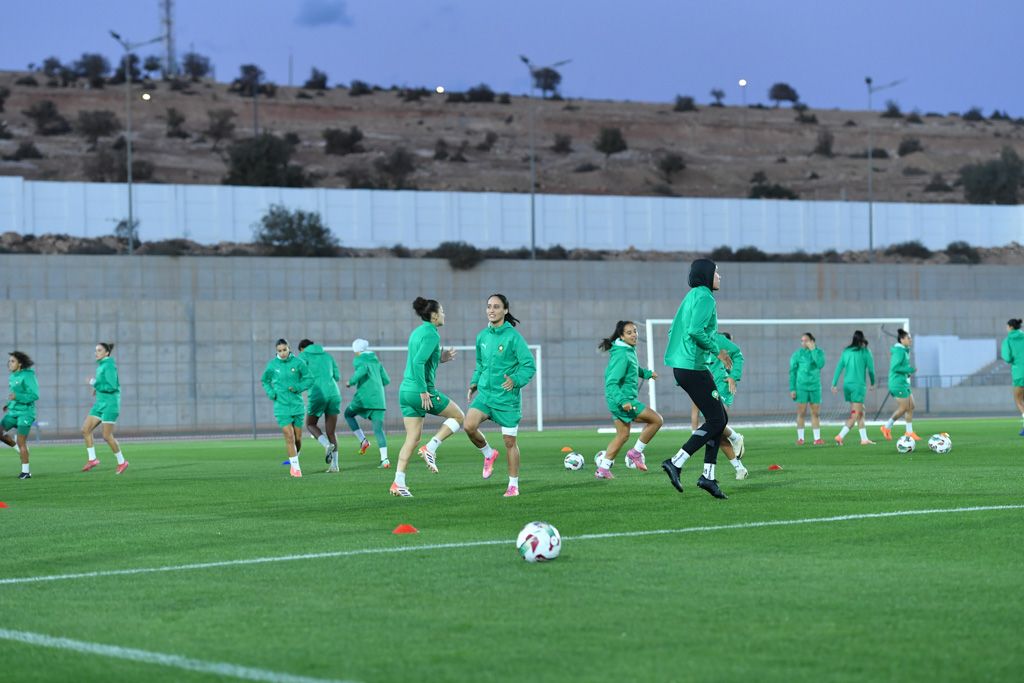 المنتخب النسوي يفتح آخر حصصه التدريبية أمام الإعلام