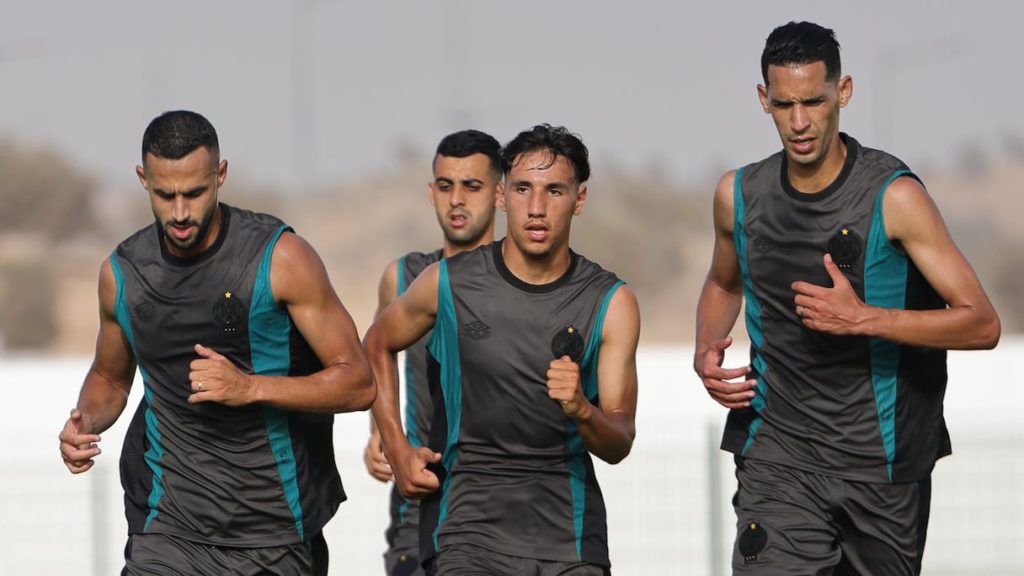 الرجاء الرياضي يواجه الكوكب المراكشي بغيابات مؤثرة