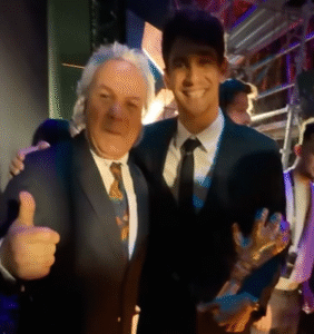 الأسطورة رابح ماجر يهنئ ياسين بونو ويبارك له التتويج بالقفاز الذهبي الإفريقي(صورة) الأسطورة رابح ماجر يهنئ ياسين بونو ويبارك له التتويج بالقفاز الذهبي الإفريقي(صورة)