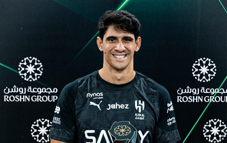 فوز مثير للهلال أمام النجمة بمشاركة بونو وطرد يميق