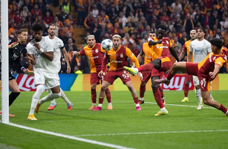 سانت جيلواز يفوز على غلطة سراي في دوري أبطال أوروبا