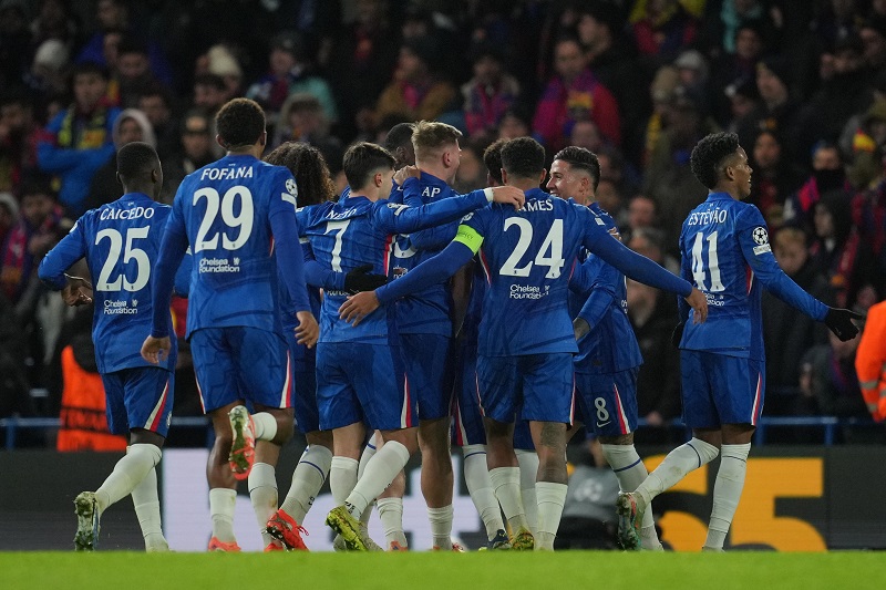 دوري أبطال أوروبا: تشيلسي يقسو على برشلونة في مباراة مثيرة شهدت إلغاء أربعة أهداف