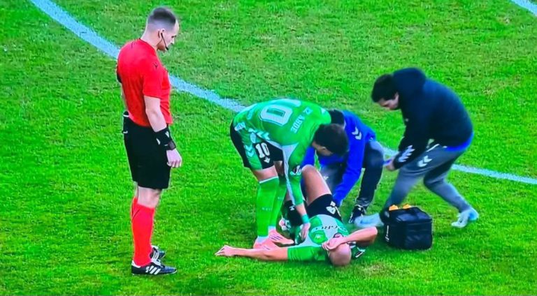 بيليغريني يؤكد غياب أمرابط وإيسكو عن ديربي إشبيلية بسبب الإصابة