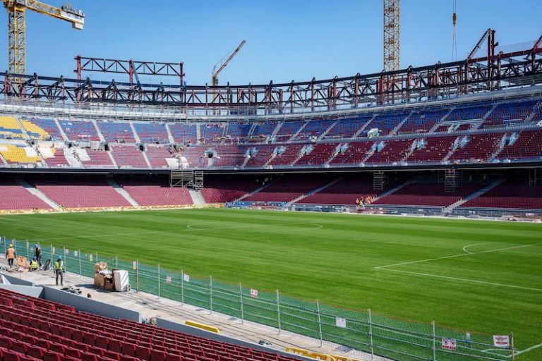 برشلونة يعود إلى كامب نو لمواجهة فرانكفورت في دوري الأبطال