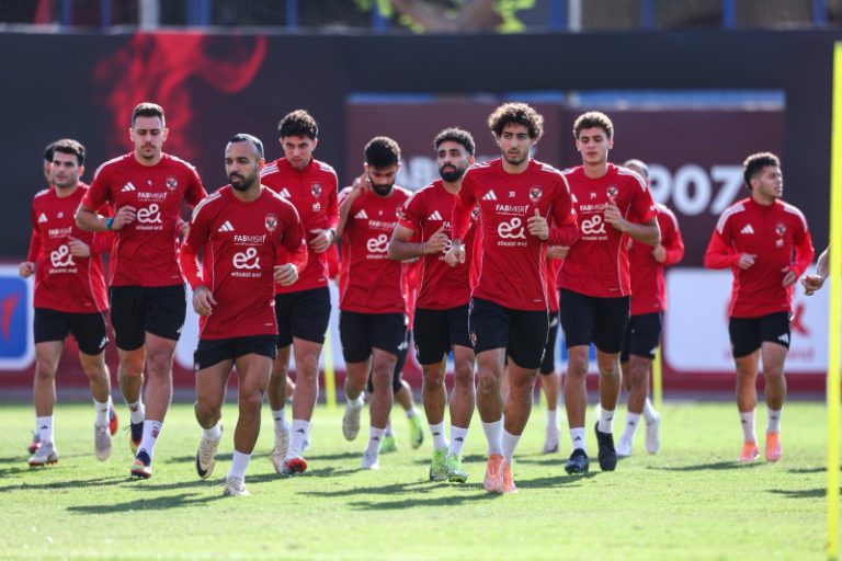 الأهلي المصري يصطدم بالجيش الملكي وسط غياب ثمانية لاعبين