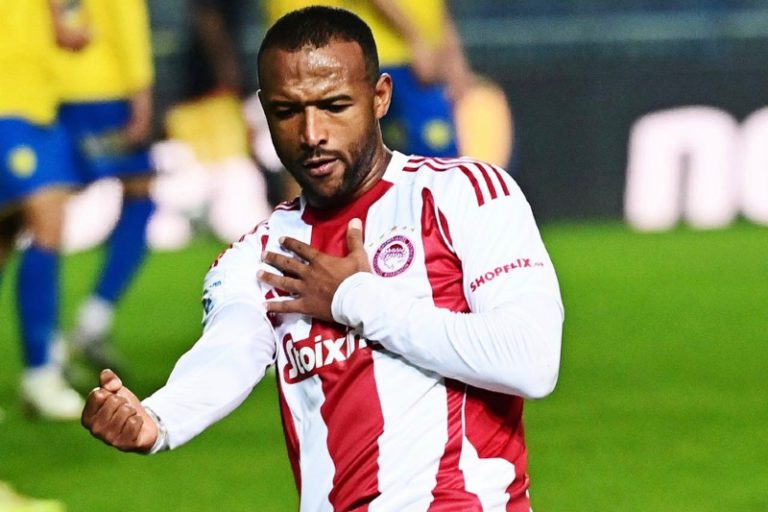 أيوب الكعبي يقود أولمبياكوس للفوز ويتصدر ترتيب هدافي الدوري اليوناني