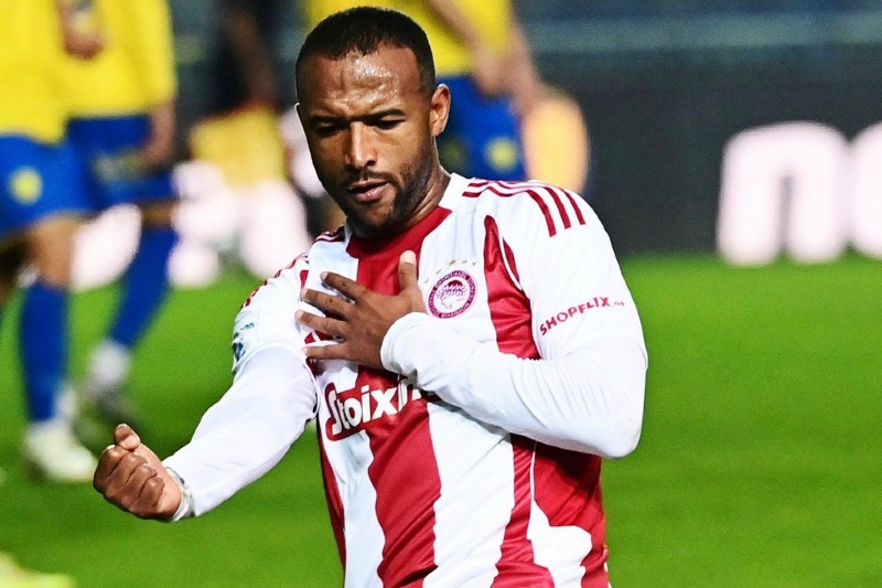 أيوب الكعبي يقود أولمبياكوس للفوز ويتصدر ترتيب هدافي الدوري اليوناني