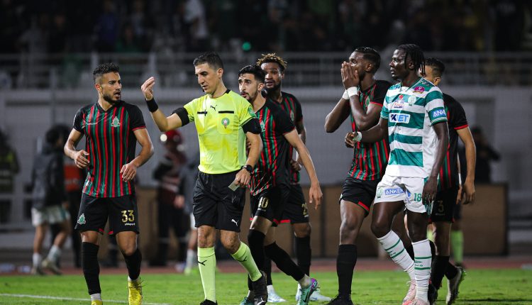 الجيش الملكي يحتج على قرارات التحكيم في مباراته أمام يانغ أفريكانز في دوري الأبطال