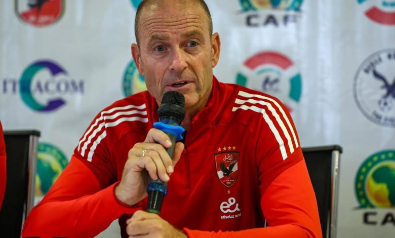 توروب يعقد محاضرة فنية قبل مواجهة الجيش الملكي