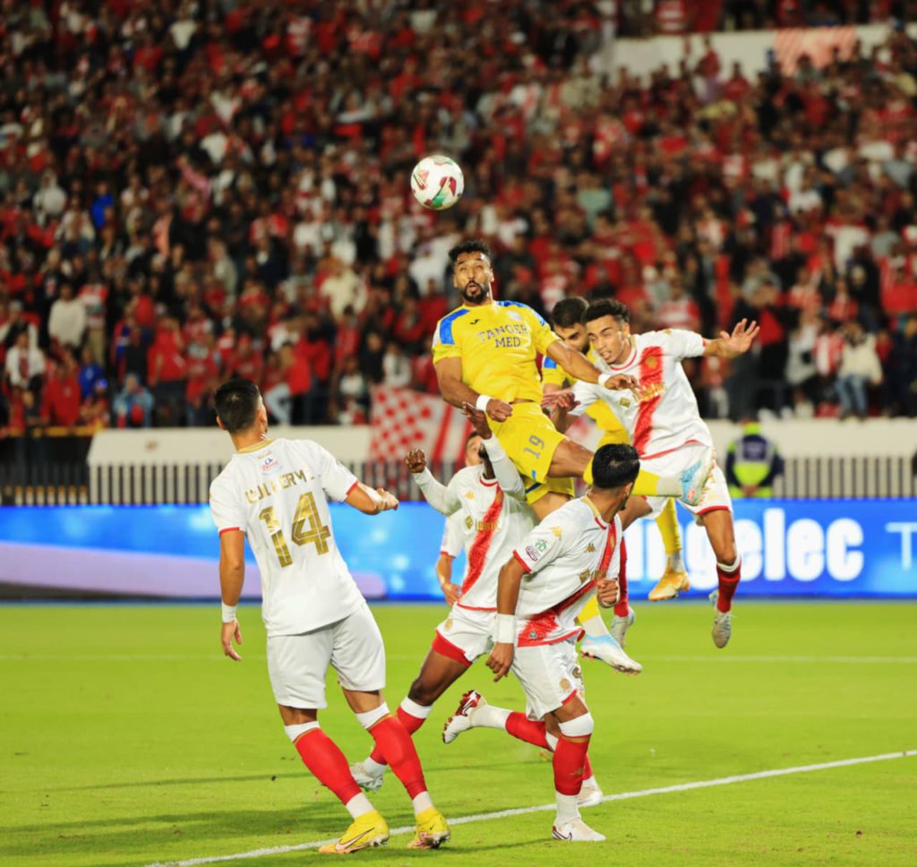 الوداد يفوز على اتحاد طنجة ويلحق بالجيش في الوصافة