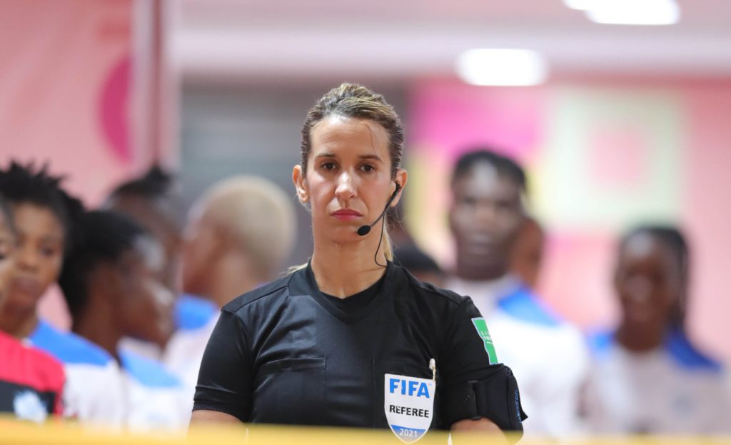 الحكمة الدولية بشرى كربوبي تعلن اعتزالها بعد 25 سنة في مجال التحكيم المغربي والدولي