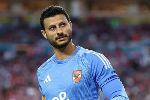 نجم الأهلي المصري يغيب عن فريقه أمام الجيش الملكي بعد الفوز الكبير على شبيبة القبائل