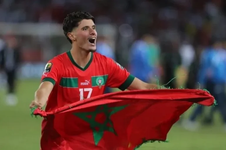 إصابة أسامة العزوزي تربك حسابات الركراكي قبل معسكر الأسود