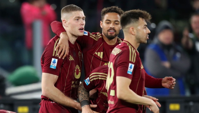 روما يَعود من ميدان رينجرز بانتصارٍ ثمين في الدوري الأوروبي