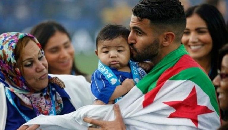 رسالة مؤثرة من والدة رياض محرز قبل خوضه لكأس أمم إفريقيا