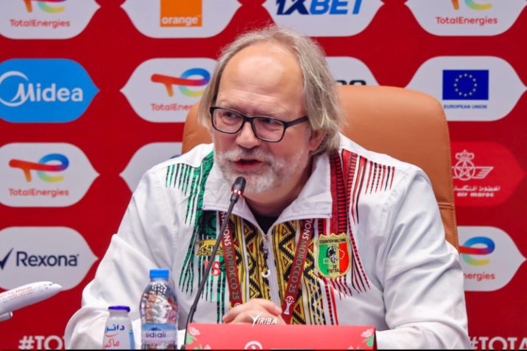 مدرب مالي يراهن على دعم الرجاويين أمام أسود الأطلس