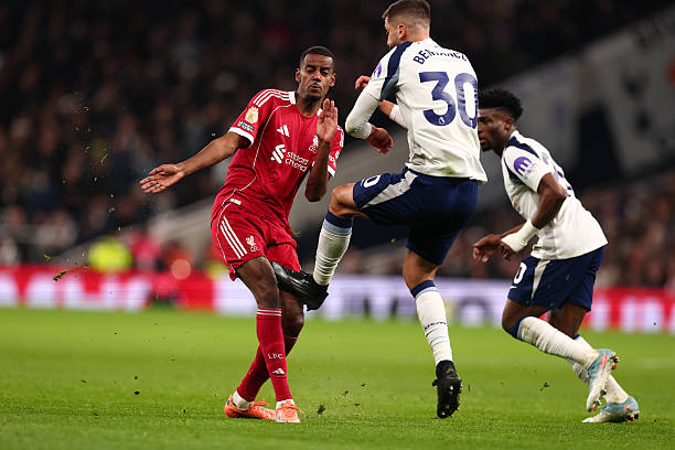 ليفربول يترقب مدة غياب نجمه أليكساندر إيزاك