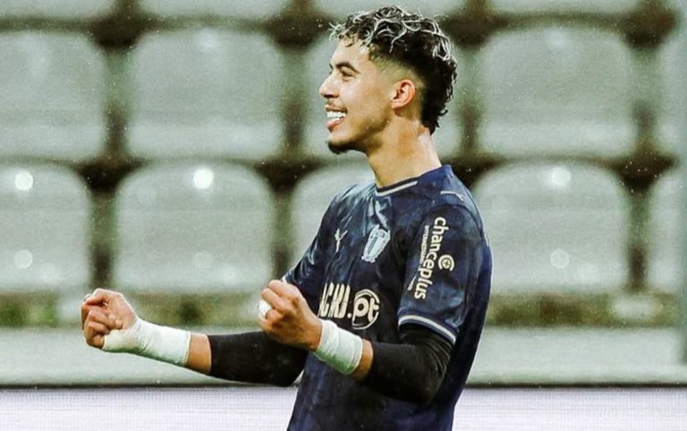 ثنائية مغربية تقود فاماليكاو لاكتساح إستوريل في الدوري البرتغالي