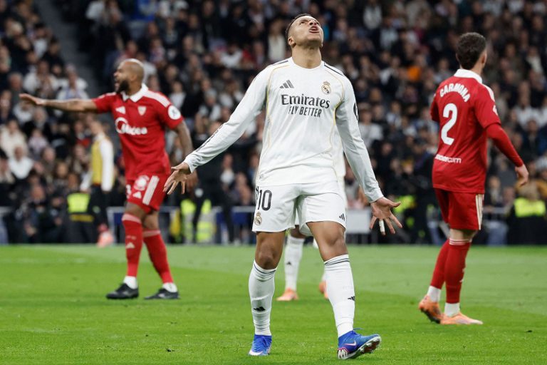 ريال مدريد يقتنص فوزاً ثميناُ من ضيفه إشبيلية