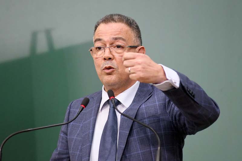 فوزي لقجع يكشف رؤية المغرب الكروية ويقترح منافسات أوروبية-إفريقية