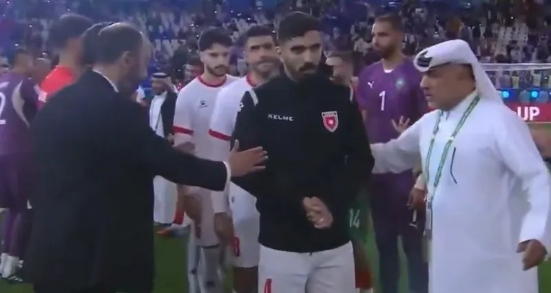 سلوك مرفوض للاعبي الأردن تجاه السكتيوي بغد نهائي كأس العرب