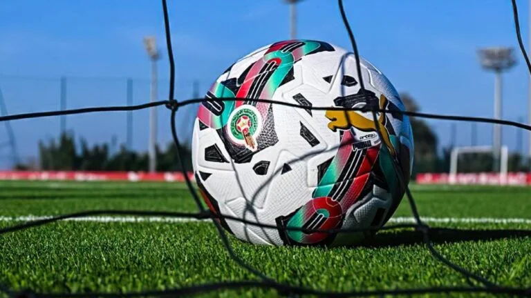 الوداد يواجه الجيش الملكي وعينه على مواصلة الصدارة