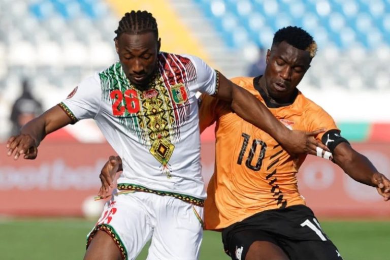 مدرب زامبيا يرضى بالتعادل أمام مالي وسينتفيت غاضب من ضياع الفوز