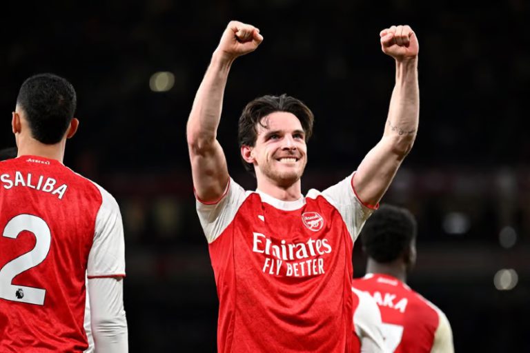 أرسنال يهزم برايتون ويعزز صدارته للدوري الإنجليزي