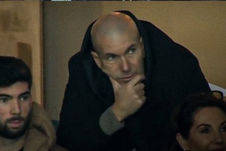 نجوم الجزائر والفن يلفتون الأنظار في مباراة الجزائر وبوركينا فاسو