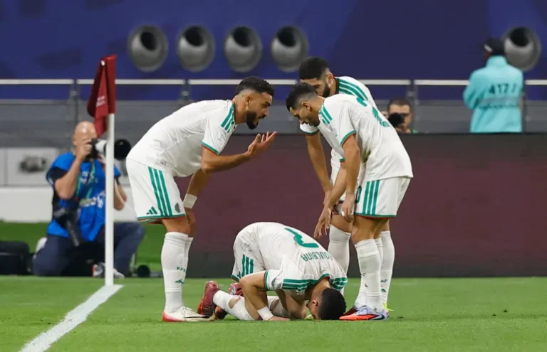 الجزائر تمطر شباك البحرين بخماسية في كأس العرب