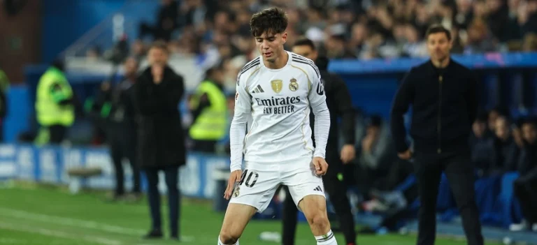 فالديبيناس يكرر إنجاز أشرف حكيمي مع ريال مدريد