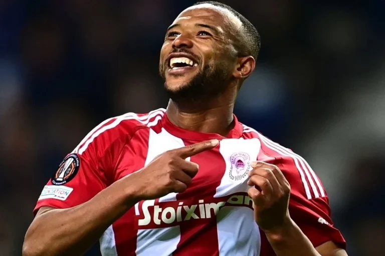 موقف إنساني لأيوب الكعبي يكشف معدنه خارج الملاعب