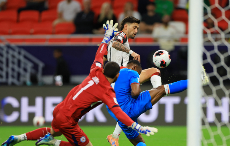 فلامنغو يتفوق على كروز أزول ويضرب موعداً مع بطل إفريقيا