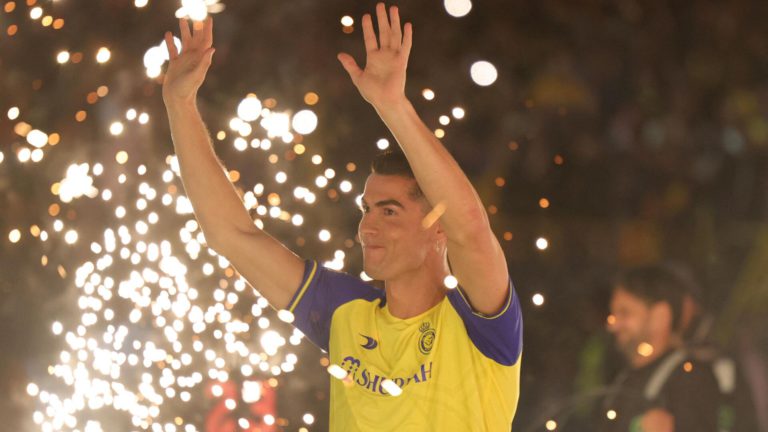 فرنانديز يلمح إلى مفاجأة كبرى مع كريستيانو والنصر