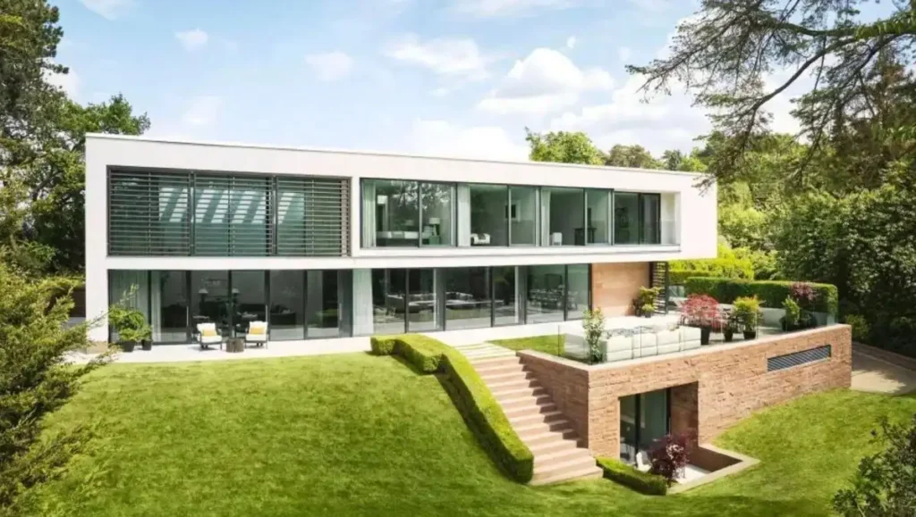 صدمة في الدوري الإنجليزي.. سرقة منزل نجم السيتي