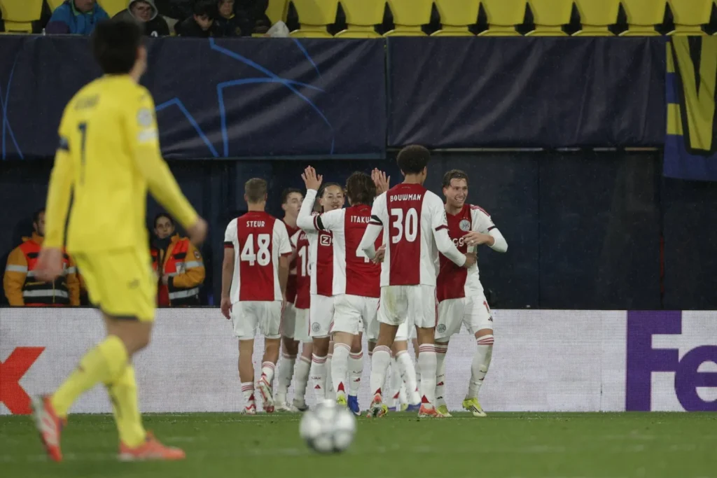 أياكس يهزم فياريال في دوري أبطال أوروبا