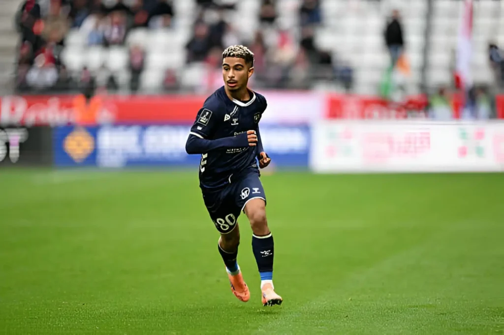 هدف جسيم العالمي في شباك مونبليي