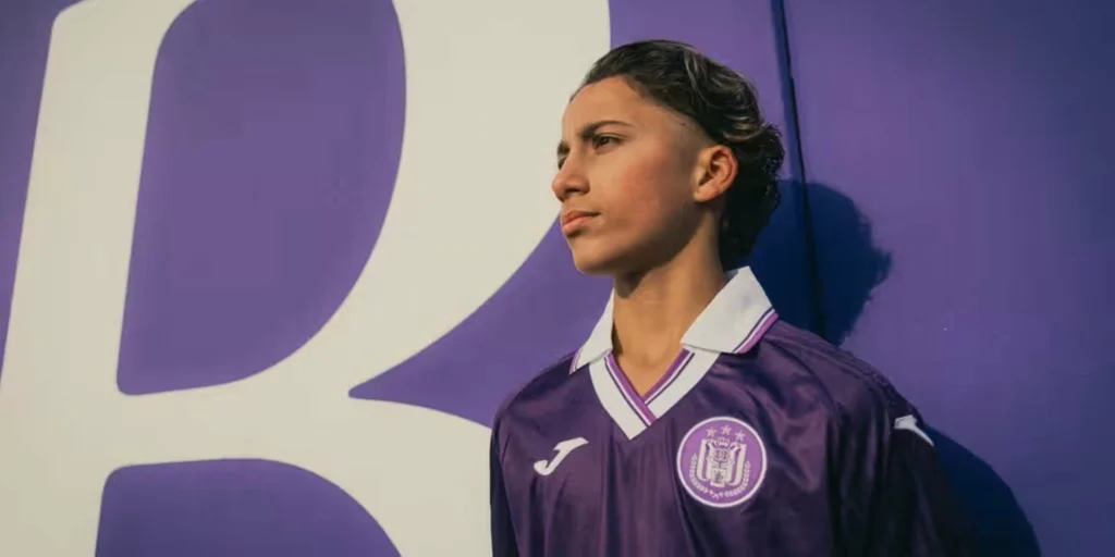 أندرلخت يؤمّن موهبة مغربية واعدة بعقد احترافي رغم صغر سنه