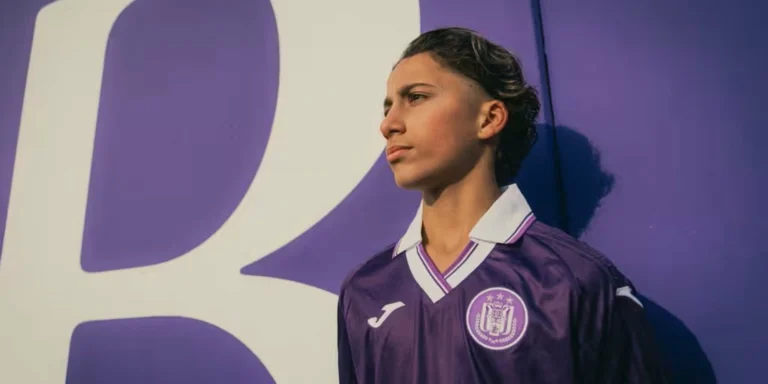 أندرلخت يؤمّن موهبة مغربية واعدة بعقد احترافي رغم صغر سنه