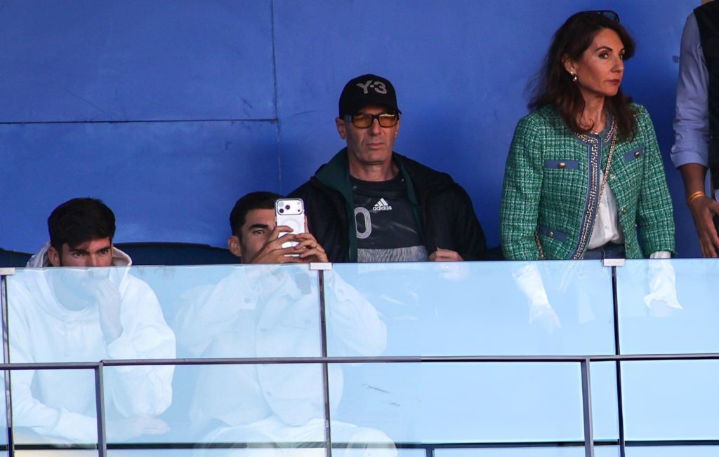 زيدان يخطف الأضواء في مباراة الجزائر ضد نيجيريا