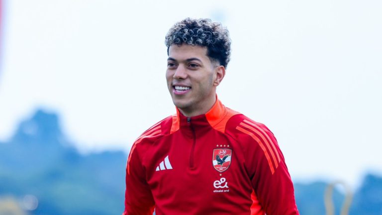 الغموض يحيط بغياب إمام عاشور عن رحلة الأهلي إلى تنزانيا