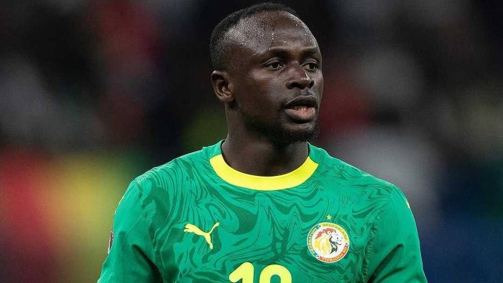 ساديو ماني يكشف مكالمة خاصة من كريستيانو رونالدو بعد التتويج القاري