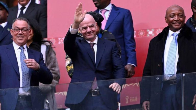 إنفانتينو يشعل حماس الجماهير قبل النهائي المرتقب بين المغرب والسنغال