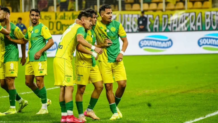 احتقان وغضب في تيزي وزو قبل مواجهة شبيبة القبائل والجيش الملكي