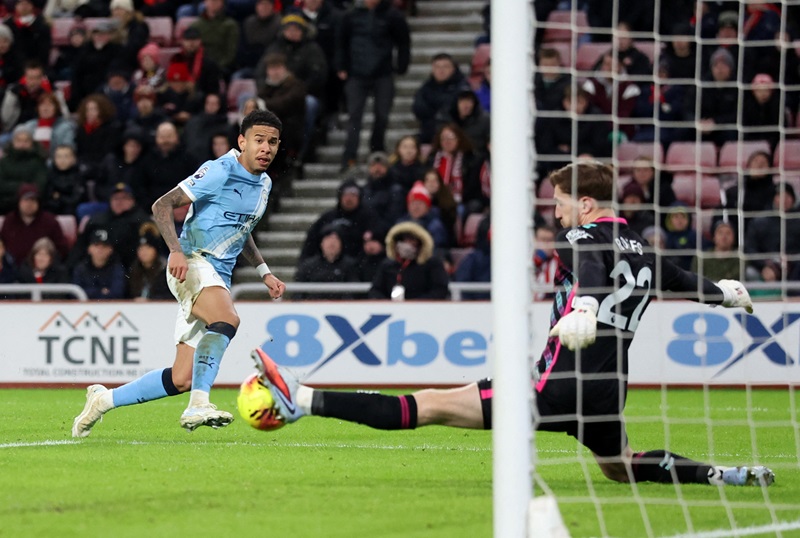 مانشستر سيتي يتعثر وسندرلاند يفرض نفسه