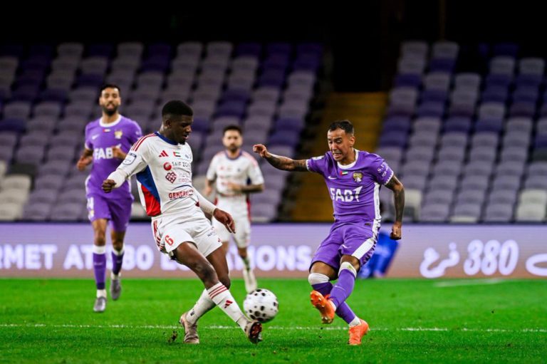 نجم المغرب يقود العين للفوز على الشارقة والإبتعاد في القمة